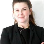 Doy clases de inglés hasta segundo de Bachiller, así como Castellano y Valenciano. Tengo B2 de inglés y C1 de Valenciano. Licenciada en comunicación